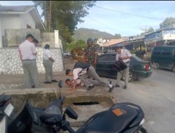 Babinsa Berikan Pembinaan Disiplin Kepada Siswa SMKN 1 Balige