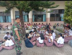 Babinsa Pantau Penyaluran MBG di Sekolah di Wilayah Binaan 