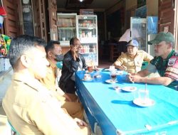 Babinsa Ajak Warga Peduli Kebersihan Lingkungan 