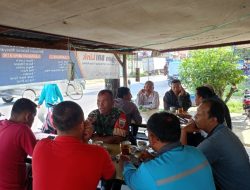 Serka B Sinambela Komsos dengan Warga dan Pantau Wilayah Binaan