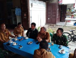 Babinsa Jalin Hubungan Baik dengan Pegawai Kecamatan Laguboti 