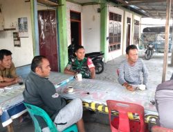 Babinsa Ajak Warga Peduli Kebersihan Lingkungan dan Keamanan 
