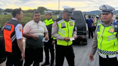 Gabungan Razia Pagi di Balige, Sat Lantas Polres Toba Tindak Pelanggar dan Tegur Pengendara di Simpang Bypass Tambunan