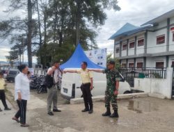 Babinsa Berikan Pembinaan Karakter dan Pengawasan Ujian Akhir Sekolah di SMKN 1 Balige 