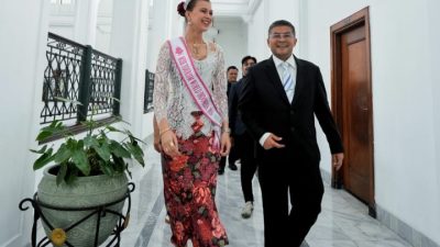 Wagub Erwan Dukung Sophia Rebecca Harumkan Jabar pada Miss World Tourism 2026
