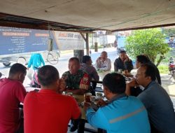 Babinsa Interaksi dengan Warga Binaan