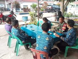 Babinsa Terus Aktif Jaga Hubungan Baik Bersama Warga Desa Sibuea 