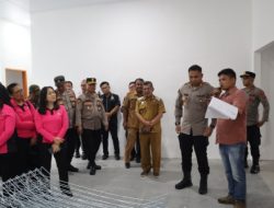Tinjau Proses Pembangunan, Kapolres Toba bersama Ketua Bhayangkari Pastikan SPPG 2 Polres Toba Jadi Harapan Baru Anak-anak Borbor