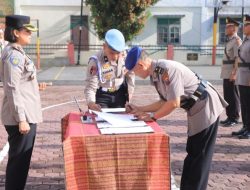 Upacara Sertijab Kasat dan Kapolsek di Polres Samosir, Kapolres Tekankan Profesionalisme dan Pendekatan Humanis