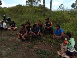 Kedekatan Babinsa Bersama Warga Desa Sintong Marnipi 