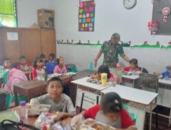 Babinsa Terus Pantau Penyaluran Program MBG di Sekolah di Balige