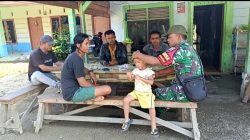 Babinsa Jalin Silahturahmi dengan Warga Binaan di Warung Kopi