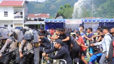 Kesiapan Akhir Jelang May Day 2026, Polres Samosir Gelar Simulasi Sispam Kota