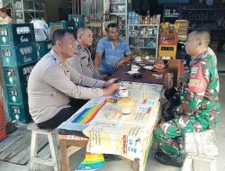 Babinsa Jalin Sinergitas dengan Personel Polsek Laguboti  Lewat Ngopi Bareng