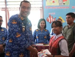 Warga Menikmati Pelayanan yang Dibawa Hingga ke Desa