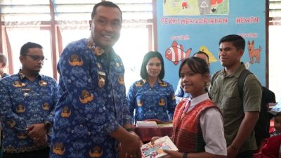 Warga Menikmati Pelayanan yang Dibawa Hingga ke Desa