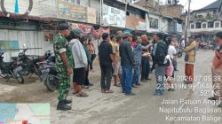 Koramil 17/Balige Laksanakan Pendampingan Penertiban Pedagang kaki lima di Terminal Mini Pasar Balige