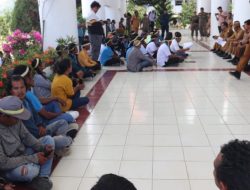 Wakil Bupati Toba Terima Pengunjuk Rasa dan Berdiskusi Bersama Terkait Pengelolaan Tambang Batu di Siregar Aek Nalas,