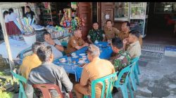 Babinsa Koramil 16/Laguboti Jalin Hubungan Baik dan Keakraban dengan Perangkat Desa 
