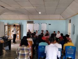 Babinsa Siap Bersinergi dengan Pemerintah Desa dan Masyarakat Untuk Mensukseskan Program Pembangunan di Desa Sintong Marnipi 
