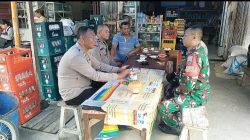 Babinsa Jalin Kebersamaan dengan Warga Binaan di Warung Kopi 