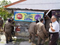 Pemkab Toba Tertibkan Pedagang di Jalan Gereja