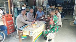 Babinsa Jalin Kekompakan dan Hubungan Baik dengan Personel Polsek Laguboti 