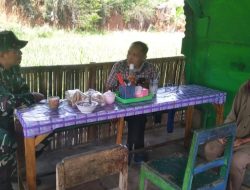 Babinsa Koramil 18/Girimarto Perkuat Kedekatan dengan Warga Lewat Anjangsana dan Komsos Humanis