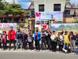Hari Anti Tambang di Dairi: Papan Bunga Perlawanan Kepung Kantor Bupati, Masyarakat Bersatu Tolak PT DPM