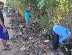 Babinsa dan Warga Candirejo Gotong Royong Bangun Talud Jalan