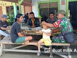 Babinsa Ajak Warga Jaga Keamanan dan Kebersihan Lingkungan di Desa Pintubosi 
