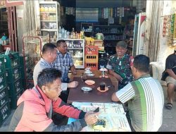 Babinsa Jalin Komunikasi dan Kebersamaan dengan Warga Desa Sibuea