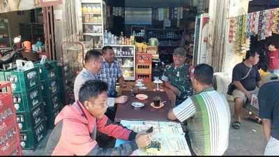 Babinsa Jalin Komunikasi dan Kebersamaan dengan Warga Desa Sibuea