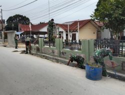 Pembersihan Sekitar Pangkalan Koramil 16/Laguboti Sebagai Wujud Kepedulian Lingkungan 