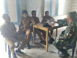 Babinsa Komsos Bersama Perangkat Desa Sibarani 