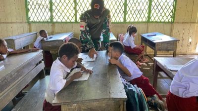 Satgas Yonif 123/Rajawali Tanamkan Semangat Belajar Generasi Papua Lewat Program Gadik di SD Inpres Basim