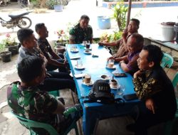 Babinsa Jalin Silahturahmi dan Keakraban Bersama Warga 