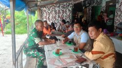 Serka B Sinambela Komsos dengan Warga dan Pantau Wilayah Binaan