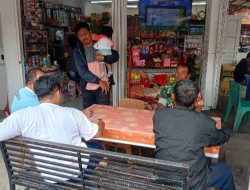 Babinsa Jalin Komunikasi Sosial dan Kebersamaan dengan Warga Binaan di Warung Kopi