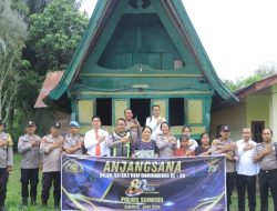 Jelang HUT Bhayangkara ke-80, Polres Samosir Gelar Anjangsana dan Salurkan Bantuan kepada Warakauri