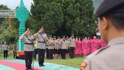 Polres Toba dan Polres Humbahas Gelar Ziarah dan Tabur Bunga di Taman Makam Bahagia Sopo Surung Balige