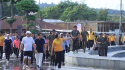 Sinergi Jelang Hari Bhayangkara ke-80, Polres Samosir dan Forkopimda Perkuat Kebersamaan Lewat Olahraga Bersama