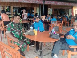 Babinsa Koramil 17/Balige Jalin Komunikasi Bersama Warga Desa Lumban Bul-bul