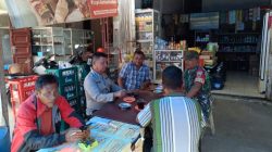 Babinsa Jalin Komunikasi dan Sampaikan Pesan Positif kepada Warga Desa Pintu Bosi