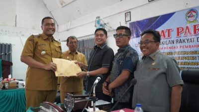 Bupati Toba Sampaikan Nota Jawaban Melalui Paripurna DPRD Toba