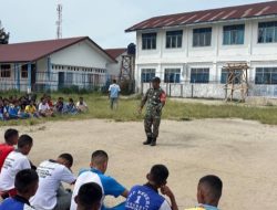 Babinsa Berikan Wasbang di SMAN 1 Laguboti 