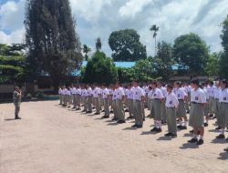 Koramil 15/Habinsaran Berikan Pelatihan PBB dan Wasbang Kepada Siswa SMAN 1 Habinsaran 