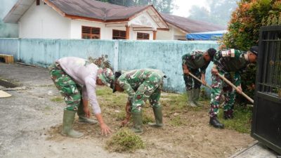 Satgas TMMD ke 129 Peduli Kebersihan Lingkungan di Rumah Ibadah 