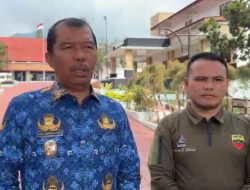 Asrama Yayasan Tunas Bangsa Soposurung Dukung Pembersihan Drainase Bersama Pemkab Toba