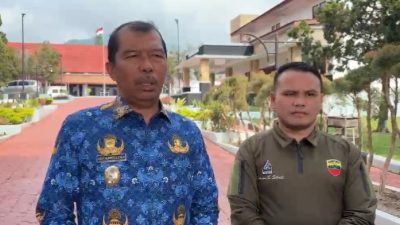 Asrama Yayasan Tunas Bangsa Soposurung Dukung Pembersihan Drainase Bersama Pemkab Toba